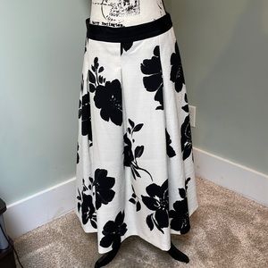 White House Black Market Black & White Midi Skirt SZ 14